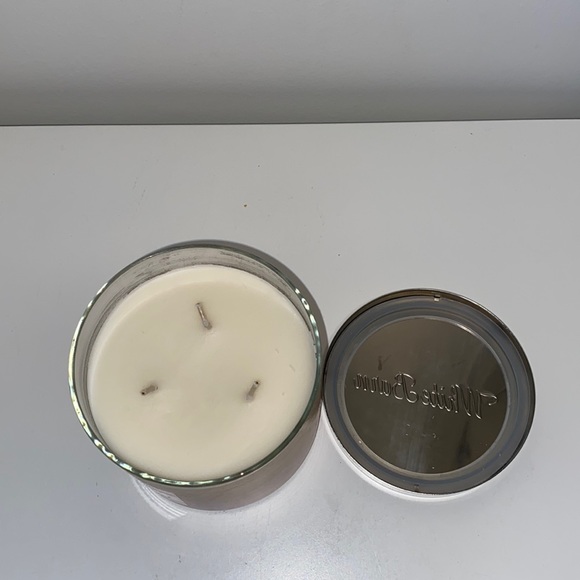 NEW! Market Peach Bath and Body Works Candle - Picture 2 of 3